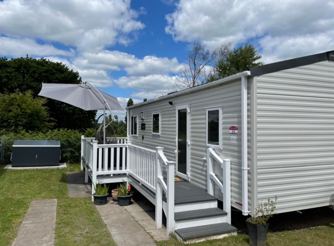 Turlin Valley Poole Exterior foto